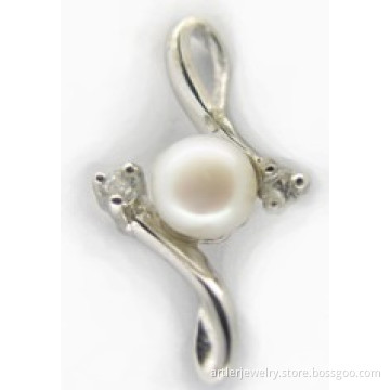 Pearl pendant 1
